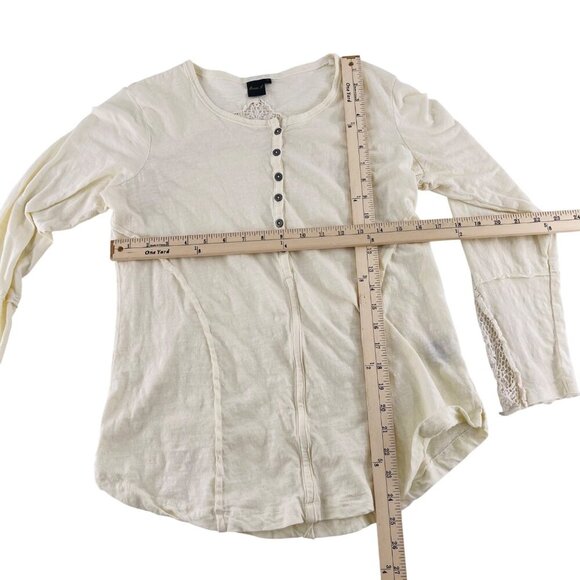 Mona B Ivory Long Sleeve Button-Up Womens Top - Picture 4 of 5